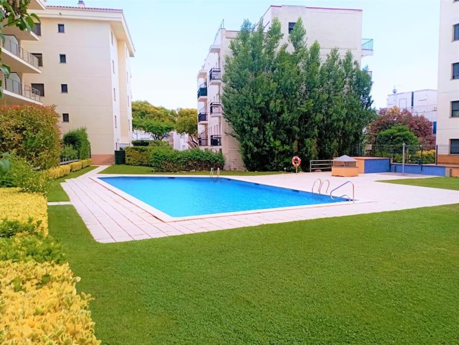 Apartamento En Primera Linea De Mar Roses Dış mekan fotoğraf